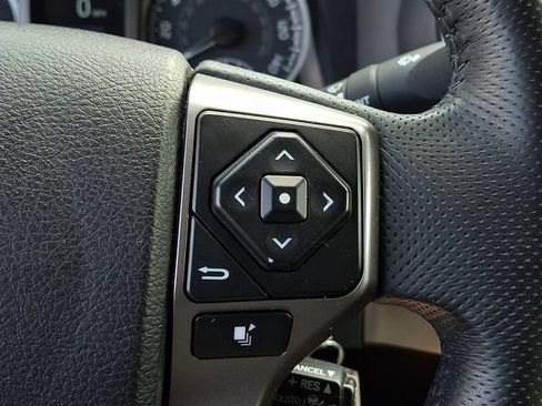 Used 2022 Toyota Tacoma SR5 AWD/4WD image 21