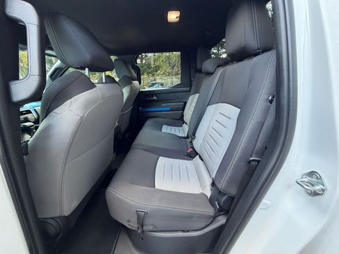 Used 2025 Toyota Tacoma TRD Off-Road image 23