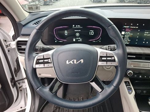 Used 2023 Kia Telluride EX w/ EX Captain's Chair Package AWD/4WD image 21