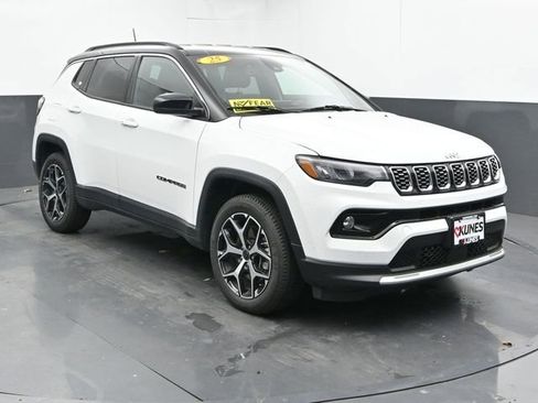 Used 2025 Jeep Compass Limited AWD/4WD image 2