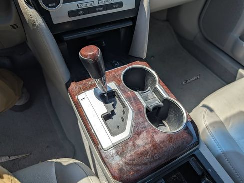 Used 2012 Toyota Camry XLE FWD image 17