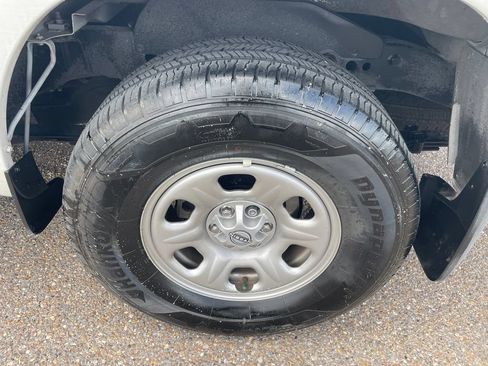 Used 2025 Nissan Frontier S RWD image 17