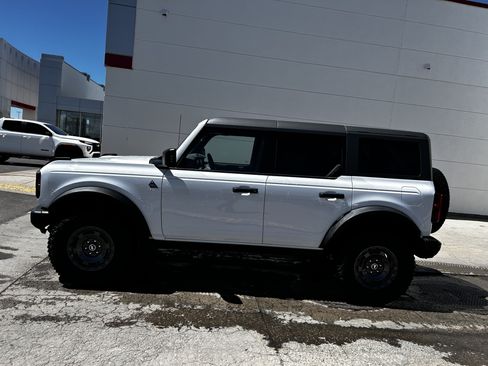 Used 2024 Ford Bronco Black Diamond AWD/4WD image 3
