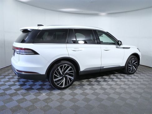 New 2025 Lincoln Aviator Reserve w/ Equipment Group 201A image 9