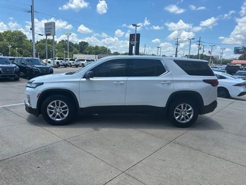 Used 2023 Chevrolet Traverse LS FWD image 4