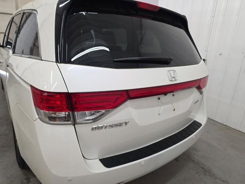 Used 2016 Honda Odyssey Touring Elite image 9