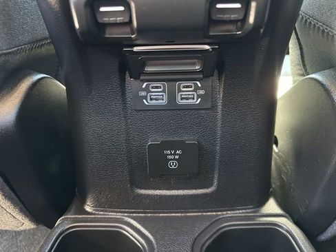 Certified 2025 Jeep Wrangler Rubicon image 31