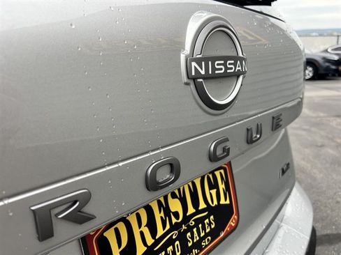 Used 2025 Nissan Rogue SV AWD/4WD image 56