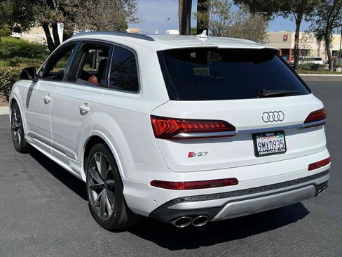 Used 2022 Audi SQ7 Prestige w/ Prestige Package AWD/4WD image 2