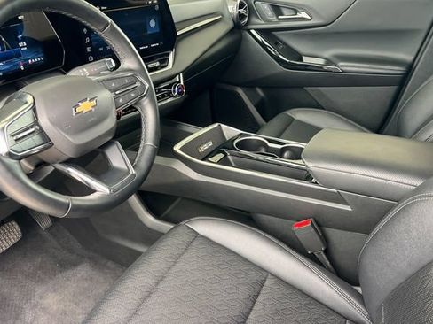 Used 2025 Chevrolet Equinox LT w/ Convenience Package II FWD image 10