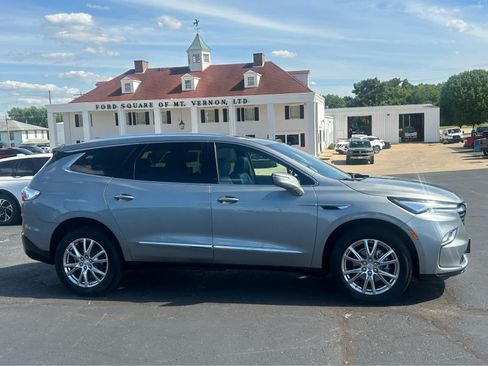 Used 2023 Buick Enclave Premium w/ Experience Buick Package FWD image 4