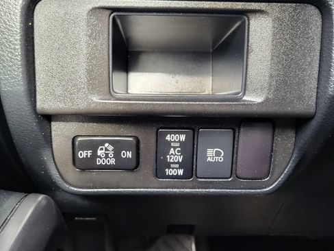 Used 2019 Toyota Tacoma TRD Off-Road AWD/4WD image 21