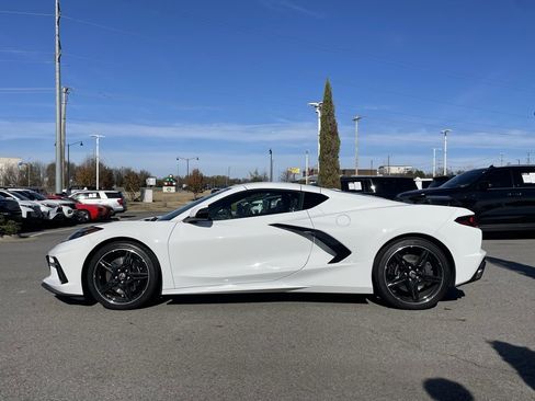 Used 2022 Chevrolet Corvette Stingray w/ Z51 Performance Package image 4