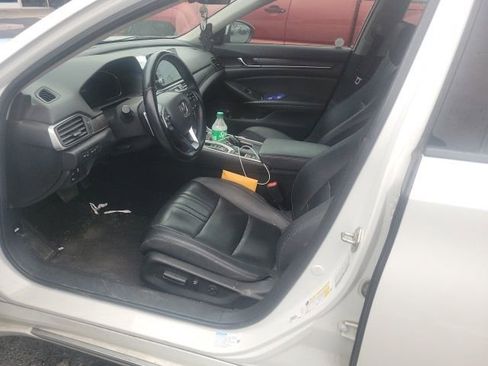 Used 2019 Honda Accord Touring image 5