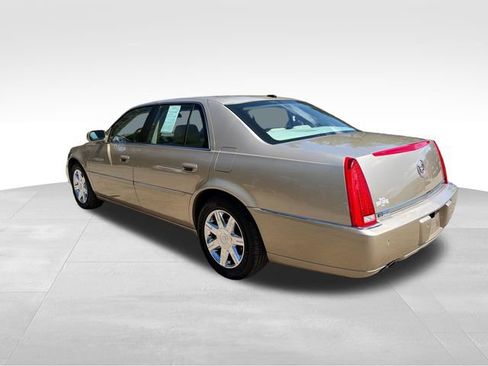 Used 2006 Cadillac DTS w/ Sun And Sound Package FWD image 5