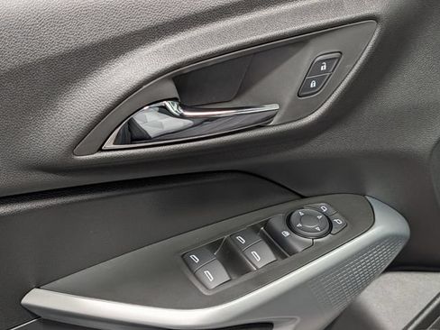 New 2026 Chevrolet Trax RS w/ Sunroof Package FWD image 15