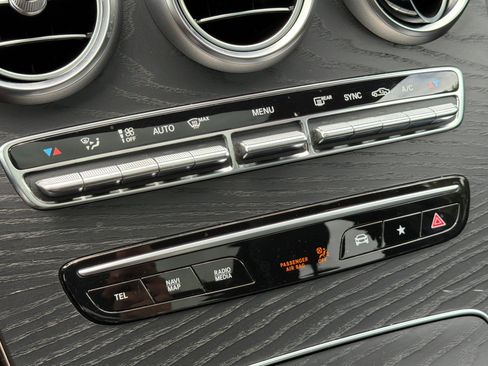 Used 2021 Mercedes-Benz GLC 300 4MATIC image 27