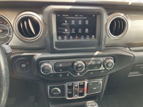 Used 2020 Jeep Wrangler Unlimited Sahara AWD/4WD image 19