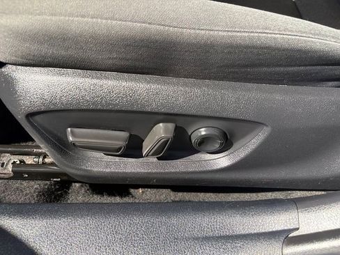 Used 2022 Toyota Camry LE image 23