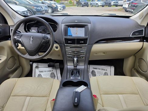 Used 2016 Lincoln MKT AWD w/ Equipment Group 201A image 10
