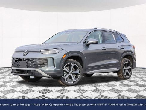 New 2026 Volkswagen Tiguan SE image 2