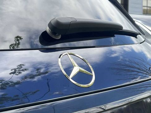 Used 2023 Mercedes-Benz GLC 300 4MATIC image 24
