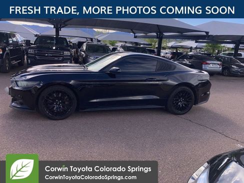 Used 2017 Ford Mustang GT Premium w/ GT Performance Package RWD image 4