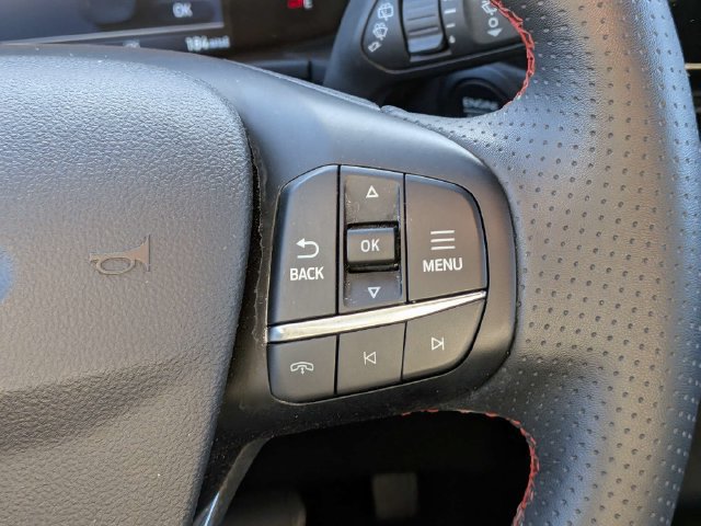 Used 2025 Ford Escape ST-Line Select AWD/4WD image 23