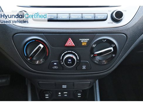 Certified 2022 Hyundai Accent SE FWD image 27