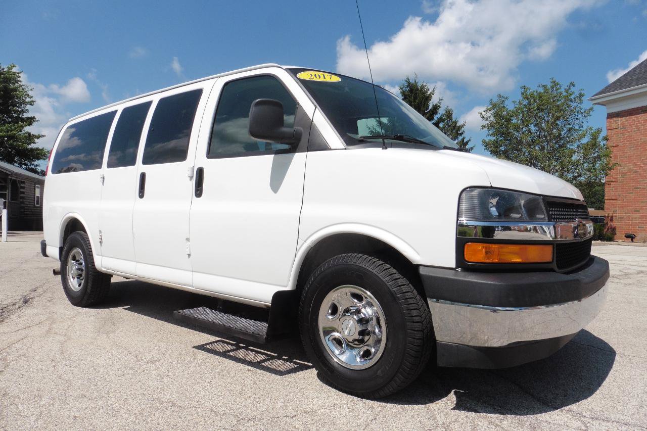 Used 2017 Chevrolet Express 2500 LT w/ LT Preferred Equipment Group RWD image 11