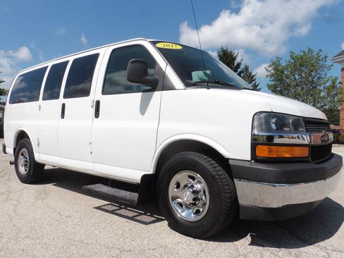 Used 2017 Chevrolet Express 2500 LT w/ LT Preferred Equipment Group RWD image 11