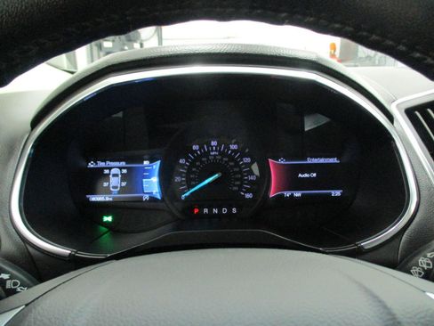 Used 2020 Ford Edge Titanium w/ Cargo Accessory Package AWD/4WD image 20