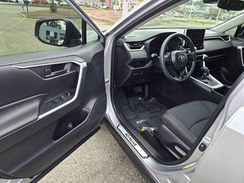 Used 2025 Toyota RAV4 LE image 19