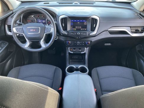 Used 2022 GMC Terrain SLE w/ Driver Convenience Package image 12