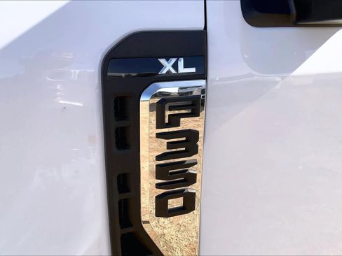 New 2026 Ford F350 XL w/ XL Chrome Package AWD/4WD image 15