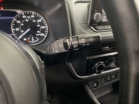 Used 2024 Nissan Rogue S image 22