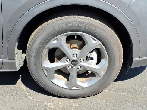 Used 2024 Ford Escape ST-Line w/ Tech Pack #1 AWD/4WD image 9