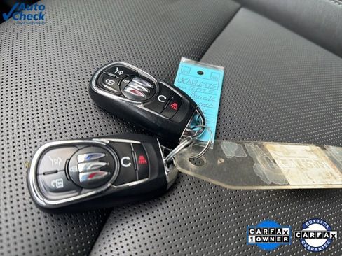 Used 2025 Buick Encore GX Avenir w/ Avenir Technology Package image 34