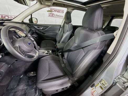 Used 2020 Subaru Forester Premium AWD/4WD image 25