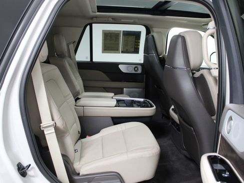 Used 2023 Lincoln Navigator Reserve AWD/4WD image 35