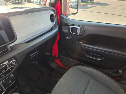 Used 2025 Jeep Wrangler Unlimited Sport AWD/4WD image 35
