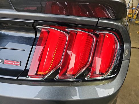 Used 2018 Ford Mustang GT Premium image 32