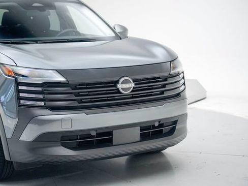 Used 2025 Nissan Kicks SV FWD image 7