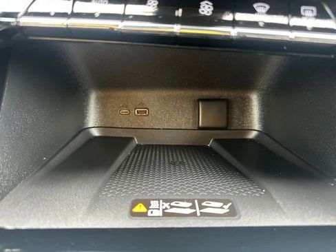Used 2026 Chevrolet Traverse High Country AWD/4WD image 23