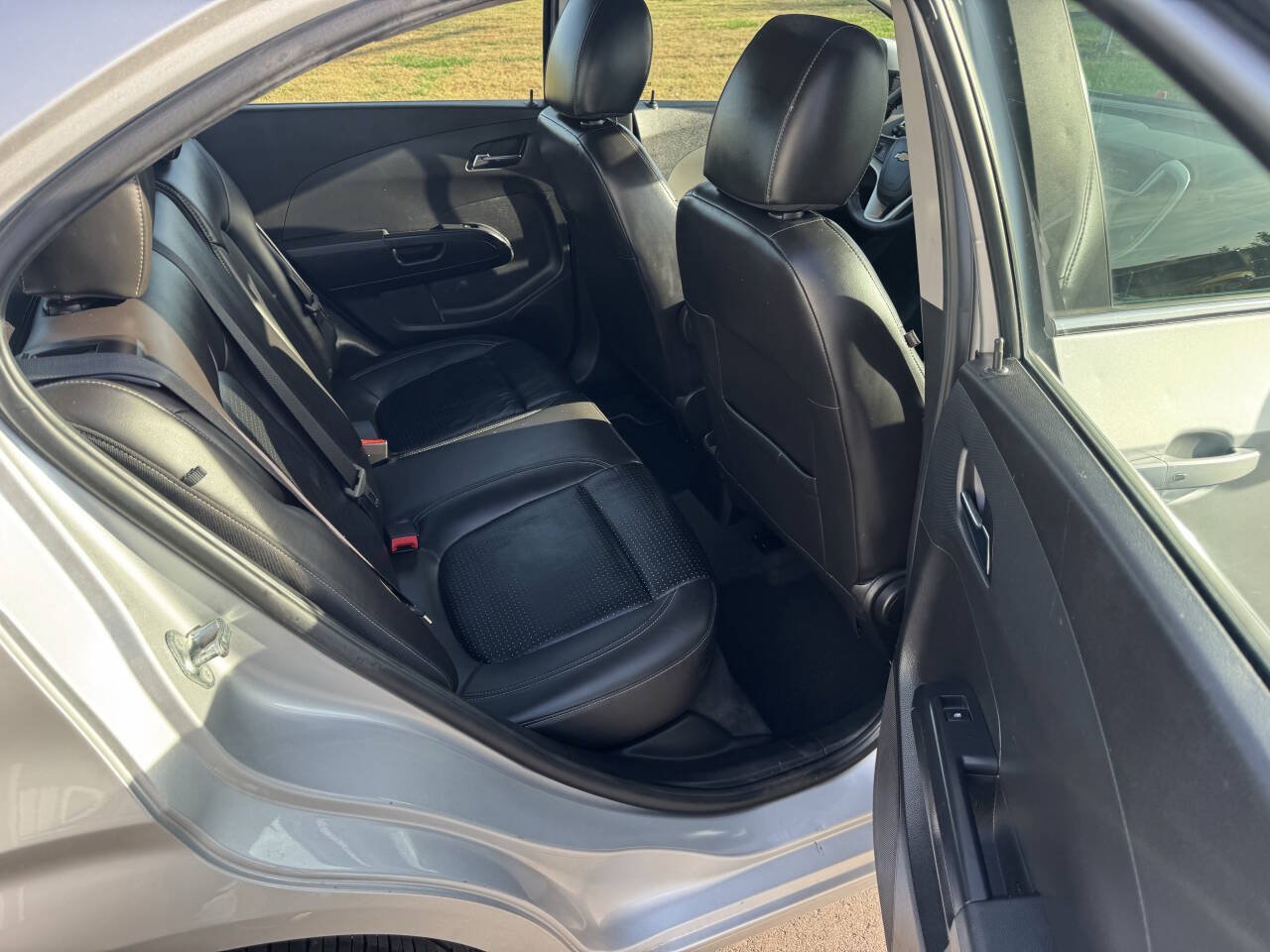 Used 2018 Chevrolet Sonic Premier FWD image 15