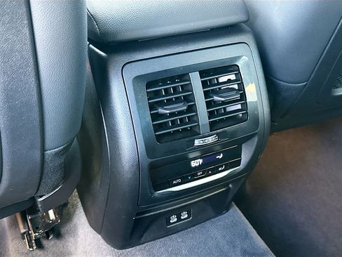 Certified 2024 BMW X3 sDrive30i w/ Premium Package w/ZPA image 25