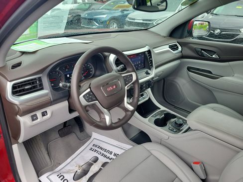 Used 2023 GMC Acadia SLT w/ Preferred Package FWD image 18