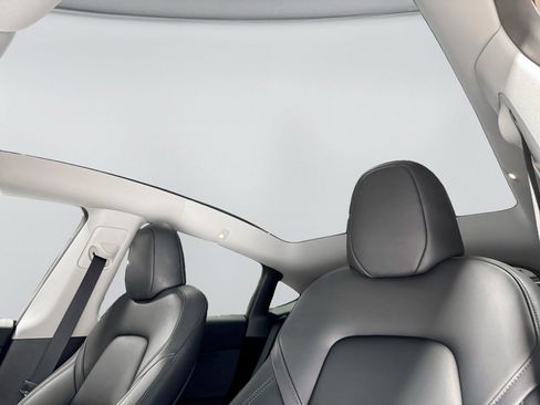 Used 2023 Tesla Model Y Long Range image 23