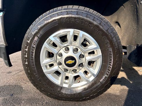 Used 2020 Chevrolet Silverado 2500 LT w/ Fleet Comfort Package image 17