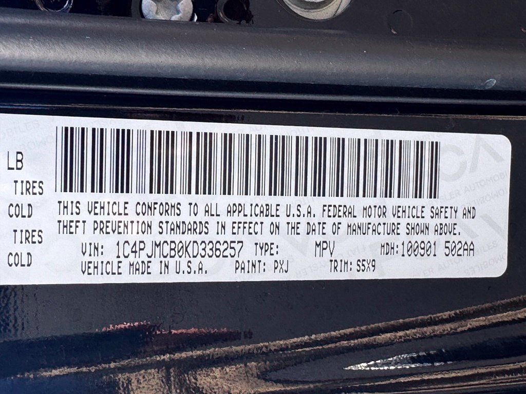 Used 2019 Jeep Cherokee Latitude w/ Popular Appearance Group AWD/4WD image 39